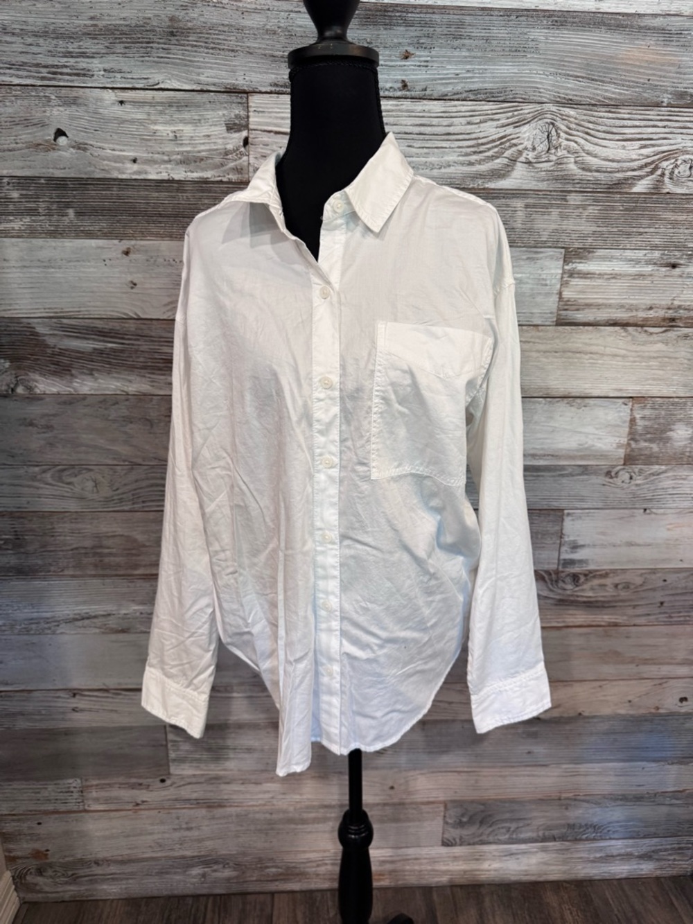American Eagle Outfitters White Long-Sleeve Button-Up Shirt
